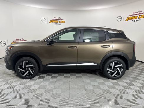 New 2026 Nissan Kicks SV w/ Illumination Package image 2