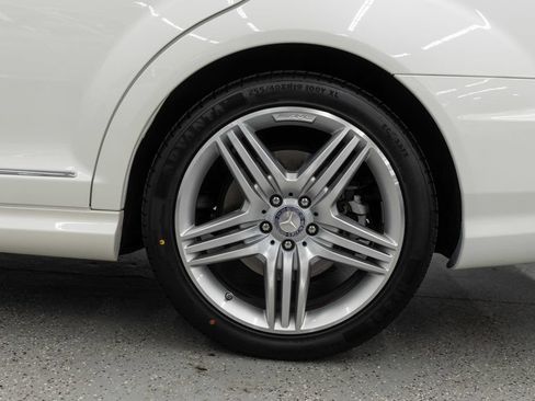 Used 2013 Mercedes-Benz S 550 4MATIC image 36