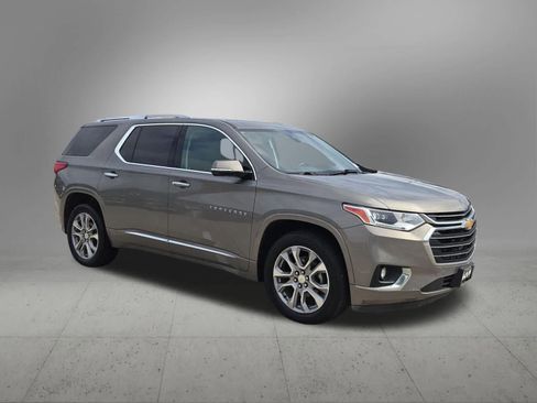 Used 2018 Chevrolet Traverse Premier w/ Driver Confidence II Package FWD image 8