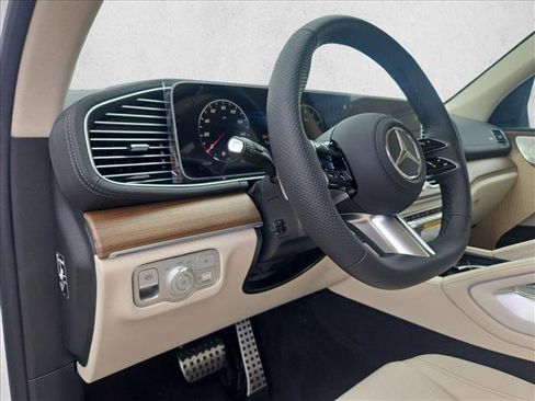 New 2026 Mercedes-Benz GLS 450 4MATIC image 3