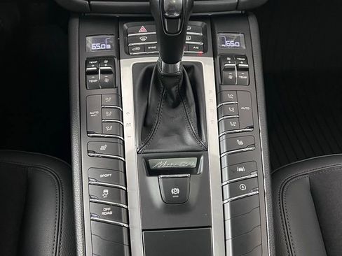 Certified 2020 Porsche Macan image 34
