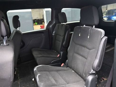 Used 2018 Dodge Grand Caravan SE image 27