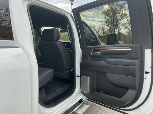 Used 2025 Chevrolet Silverado 2500 High Country image 23