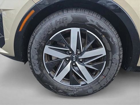 Used 2021 Kia Sorento S image 25