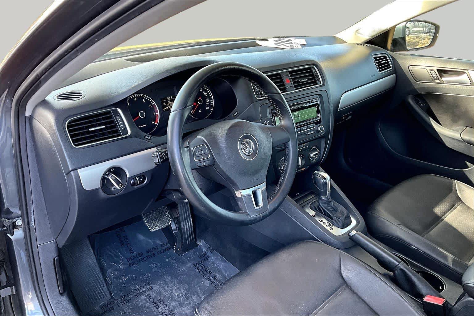 Used 2013 Volkswagen Jetta SE FWD image 18