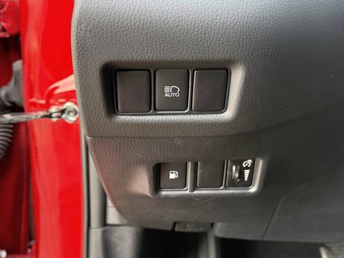 Used 2021 Toyota C-HR XLE image 22