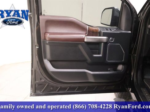 Used 2016 Ford F150 Platinum w/ Equipment Group 701A Luxury image 9