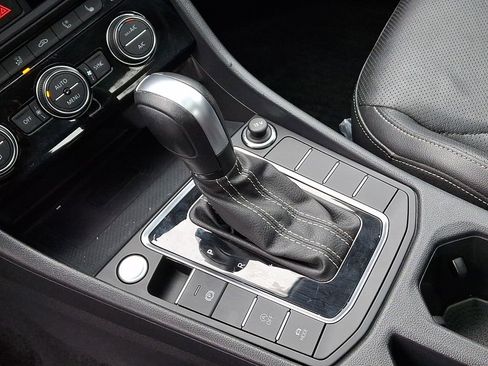 Certified 2021 Volkswagen Jetta SEL Premium image 15