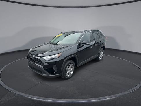 Used 2025 Toyota RAV4 XLE w/ Convenience Package image 7