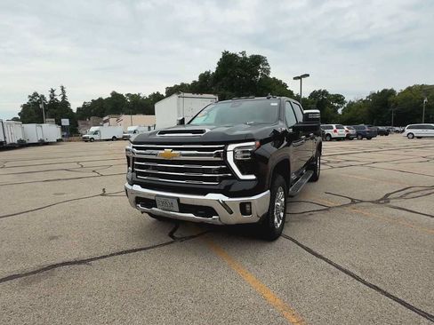 Certified 2024 Chevrolet Silverado 2500 LTZ w/ LTZ Premium Package AWD/4WD image 4