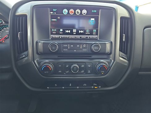 Used 2018 Chevrolet Silverado 1500 LT w/ All Star Edition image 19