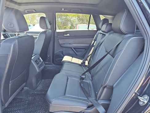 Used 2022 Volkswagen Atlas Cross Sport SE image 14