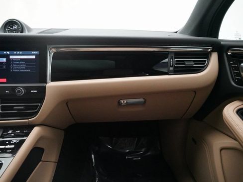 Used 2026 Porsche Macan AWD/4WD image 27