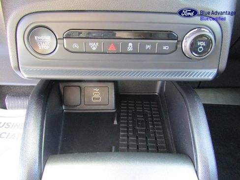 Certified 2025 Ford Bronco Sport Outer Banks w/ Outer Banks Tech Package+ AWD/4WD image 32