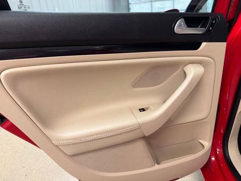 Used 2013 Volkswagen Jetta TDI image 16