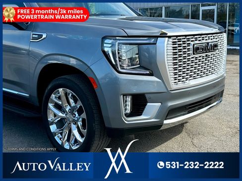 Used 2021 GMC Yukon SLT w/ SLT Luxury Package image 10