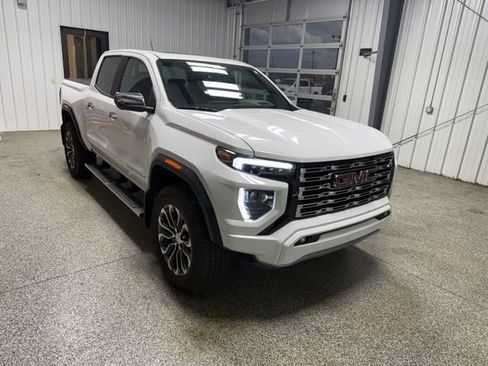 Used 2023 GMC Canyon Denali image 15