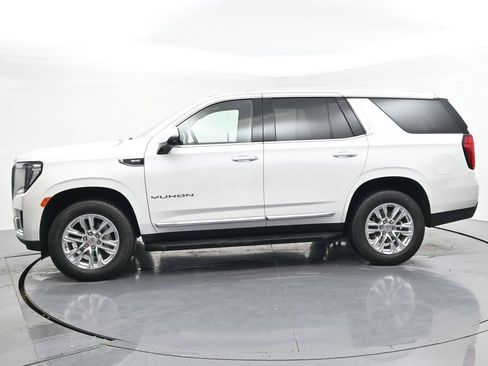 Certified 2024 GMC Yukon SLT w/ SLT Luxury Package image 3