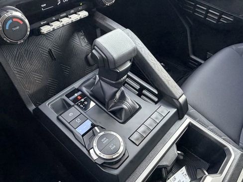 Used 2025 Toyota Tacoma SR5 AWD/4WD image 19