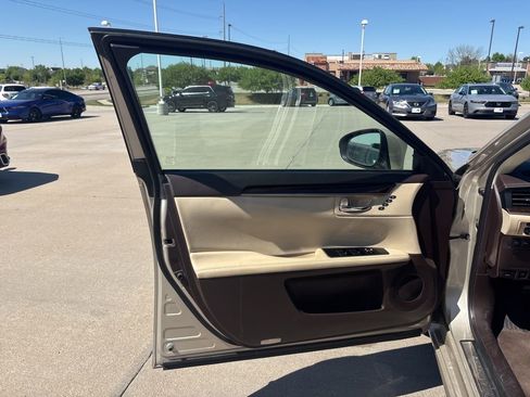 Used 2018 Lexus ES 350 w/ Premier Package FWD image 7