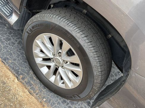 Used 2014 Lexus GX 460 Sport Utility image 10