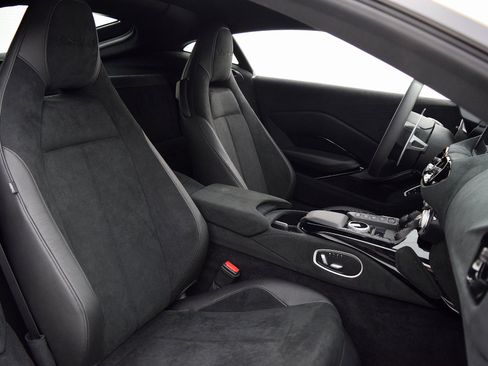 Used 2020 Aston Martin V8 Vantage Coupe RWD image 27