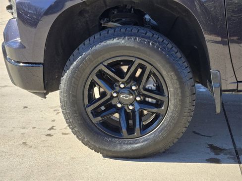 Used 2022 Chevrolet Silverado 1500 Custom Trail Boss w/ LPO, Dark Essentials Package image 17