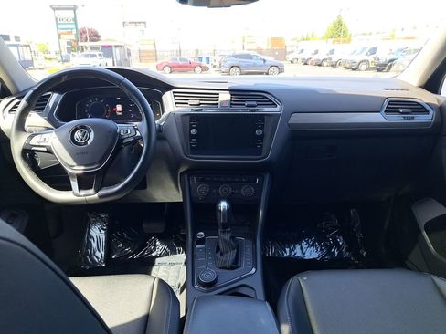 Used 2021 Volkswagen Tiguan SEL AWD/4WD image 21