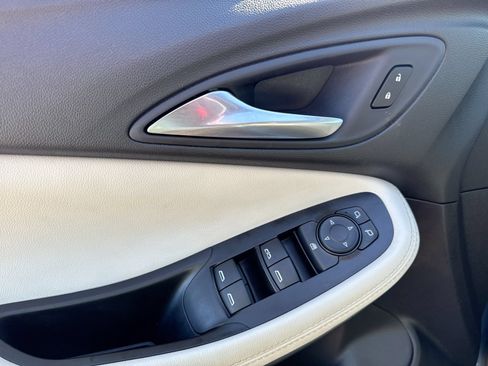 Used 2024 Buick Encore GX Sport Touring w/ Advanced Technology Package FWD image 13