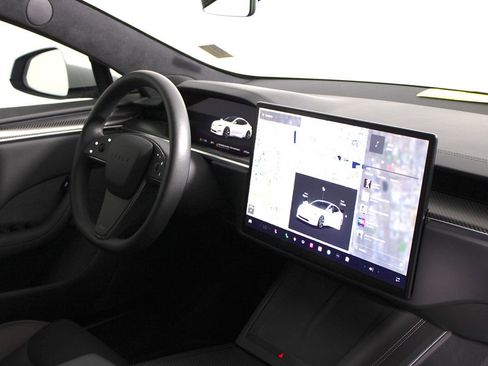 Used 2021 Tesla Model S Plaid image 13