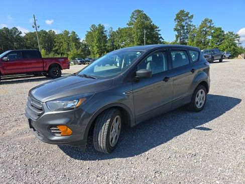 Used 2018 Ford Escape S FWD image 3