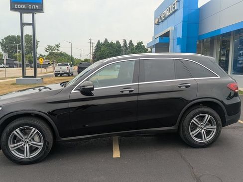 Used 2022 Mercedes-Benz GLC 300 4MATIC image 4
