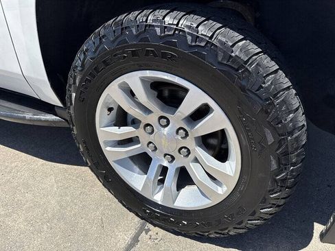 Used 2019 Chevrolet Tahoe LT w/ Luxury Package AWD/4WD image 13