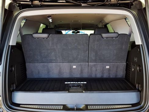 Used 2016 Cadillac Escalade Base image 10