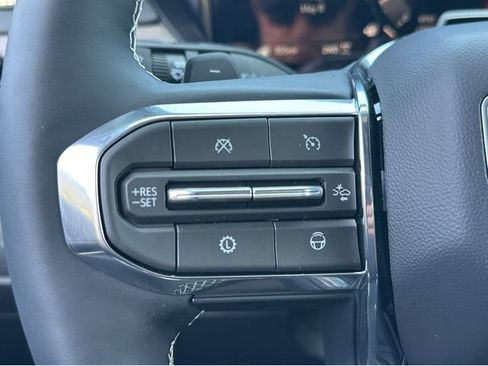 New 2026 GMC Acadia Denali Ultimate w/ LPO, Floor Liner Package AWD/4WD image 30