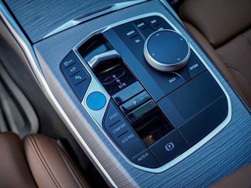 Used 2025 BMW i4 xDrive40i w/ Premium Package image 18