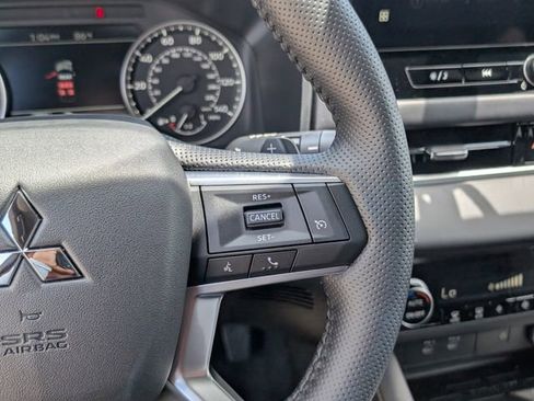 New 2026 Mitsubishi Outlander LE FWD image 16