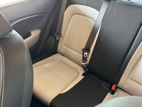 Used 2025 Hyundai Venue SEL FWD image 39