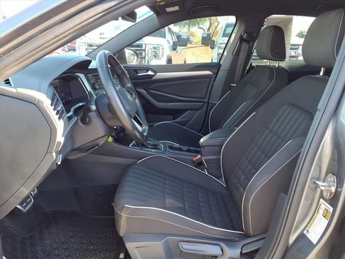 Used 2024 Volkswagen Jetta Sport image 19