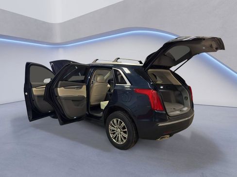 Used 2017 Cadillac XT5 Luxury image 11