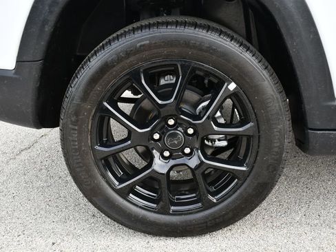New 2026 Jeep Compass Latitude AWD/4WD image 7