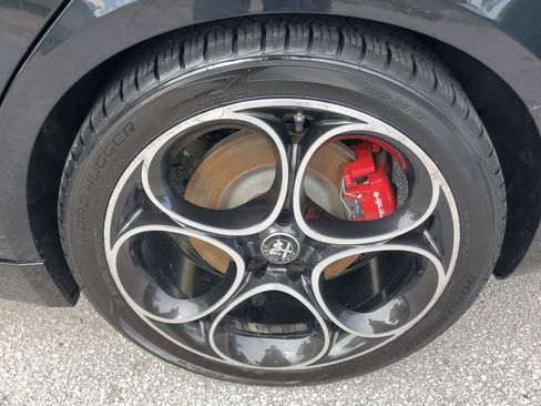 Used 2023 Alfa Romeo Giulia Ti image 7