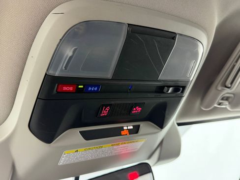 Used 2019 Subaru Crosstrek 2.0i Premium w/ Eyesight System image 24