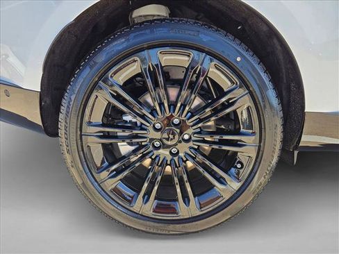 New 2026 Land Rover Range Rover Long Wheelbase SE image 10