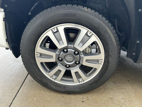 Used 2020 Toyota Tundra Platinum AWD/4WD image 12