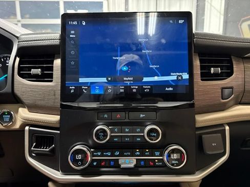 Used 2024 Ford Expedition Limited AWD/4WD image 9