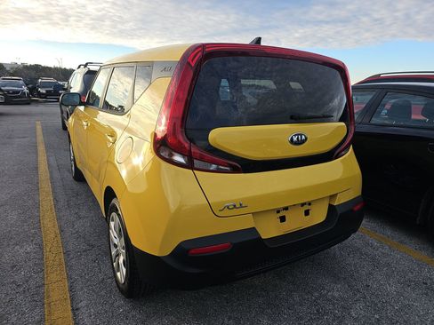 Used 2020 Kia Soul LX image 10