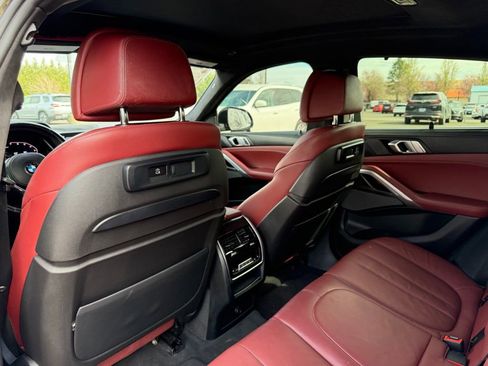 Used 2022 BMW X6 M50i w/ Executive Package AWD/4WD image 32