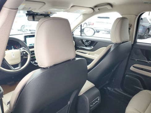 New 2026 Lincoln Corsair Premiere image 24