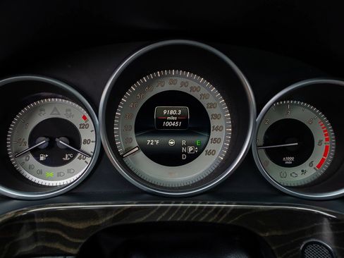 Used 2014 Mercedes-Benz E 250 BlueTEC 4MATIC Sedan image 18